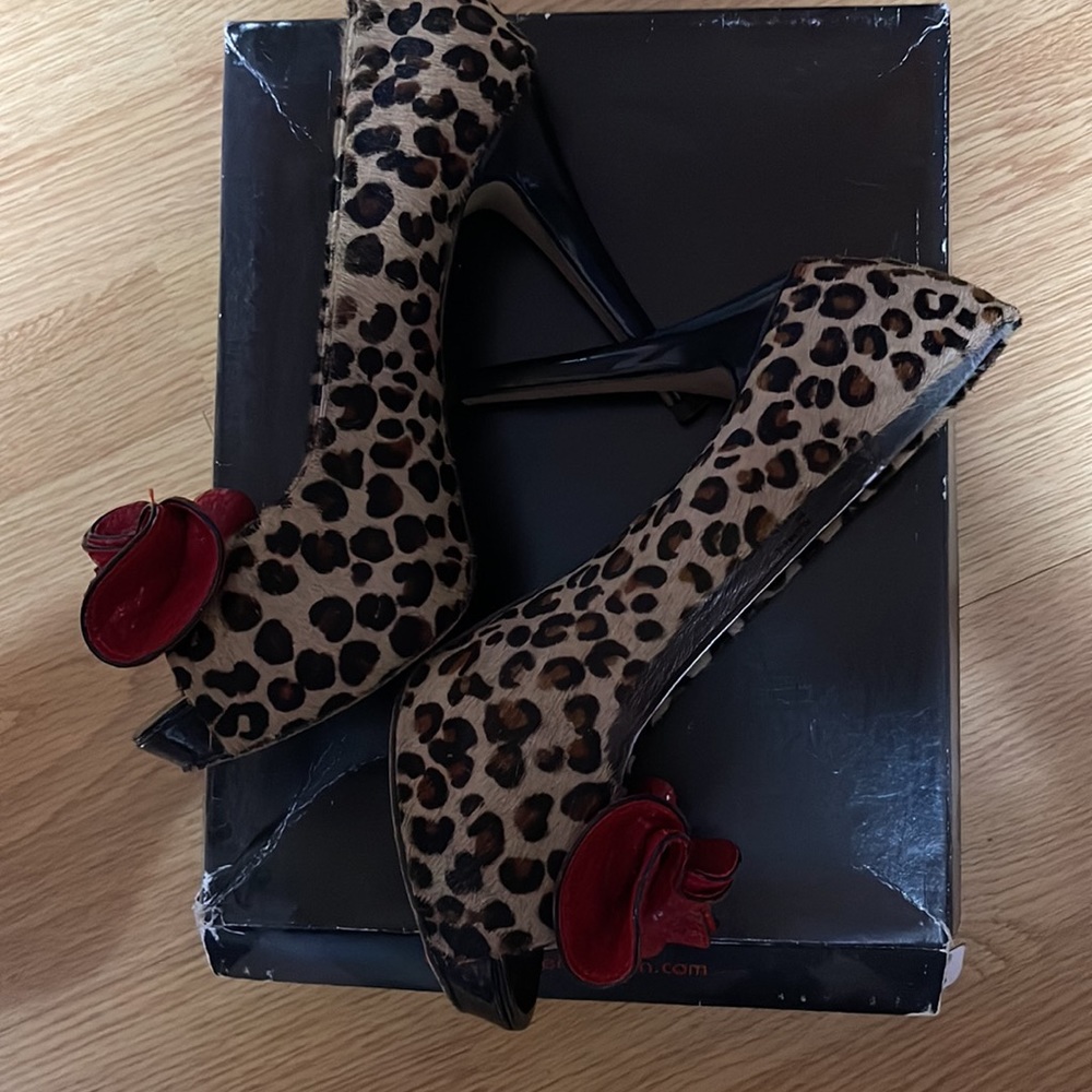 Steve Madden Regaal-L Leopard Print With Red Bow - image 4